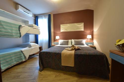 Imagen de la habitación del Hotel Ambra Hotel. Foto 10