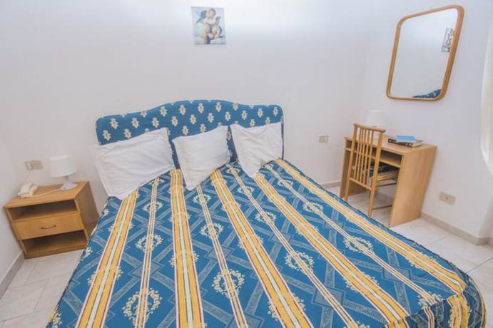 Imagen de la habitación del Hotel Ambrogini. Foto 9