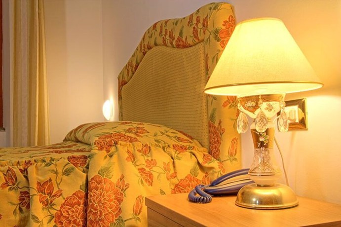 Imagen de la habitación del Hotel Ambrogini. Foto 20