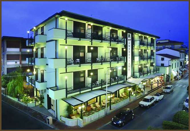 Imagen general del Hotel Ambrosiano. Foto 2