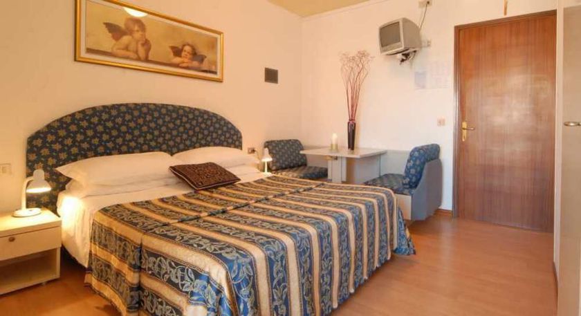 Imagen de la habitación del Hotel Amburgo. Foto 5