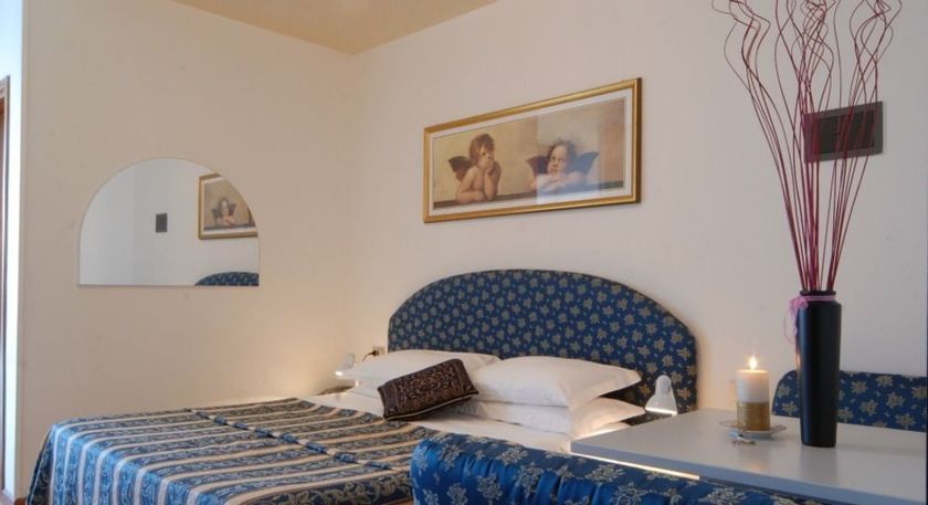 Imagen de la habitación del Hotel Amburgo. Foto 8