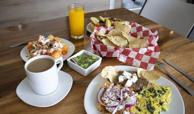 Imagen del bar/restaurante del Hotel Amd. Foto 5