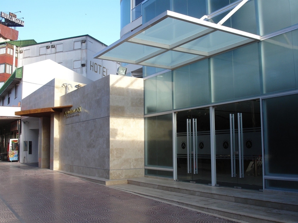 Imagen de los exteriores del Hotel Am&eacute;rian Carlos Paz Apart and Suites. Foto 4