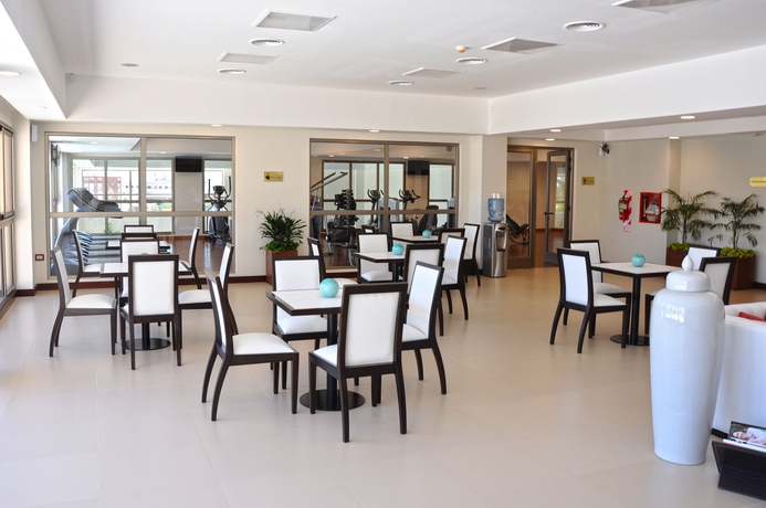 Imagen del bar/restaurante del Hotel Am&eacute;rian Casino Carlos V. Foto 2