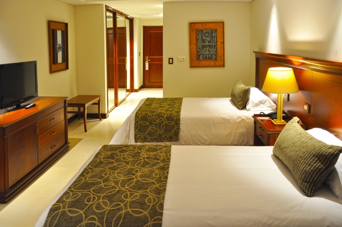 Imagen de los exteriores del Hotel Am&eacute;rian Casino Carlos V. Foto 10