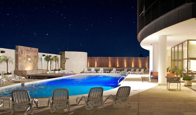 Imagen de la piscina del Hotel Am&eacute;rian Casino Gala. Foto 13