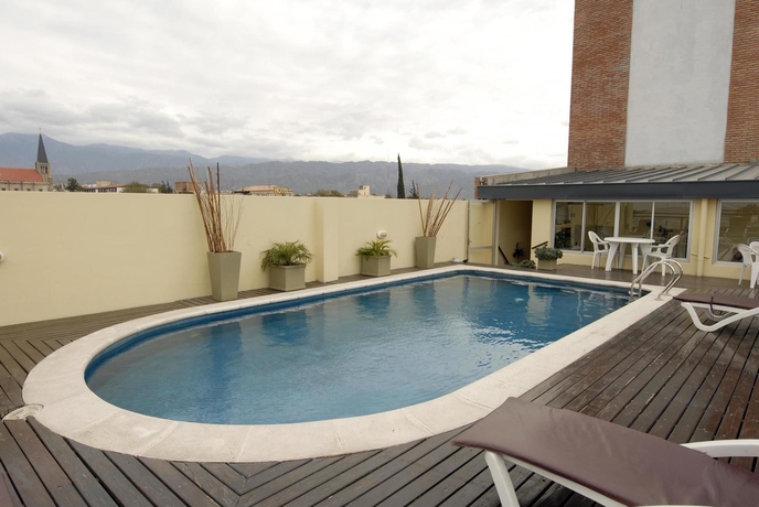 Imagen de la piscina del Hotel Am&eacute;rian Catamarca Park. Foto 15