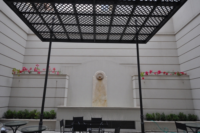 Imagen de los exteriores del Hotel Amérian Executive Córdoba. Foto 11