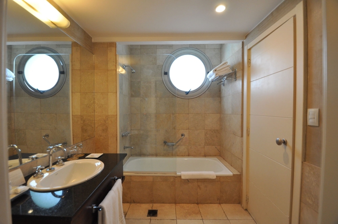 Imagen de la habitación del Hotel Am&eacute;rian Executive Mendoza. Foto 9