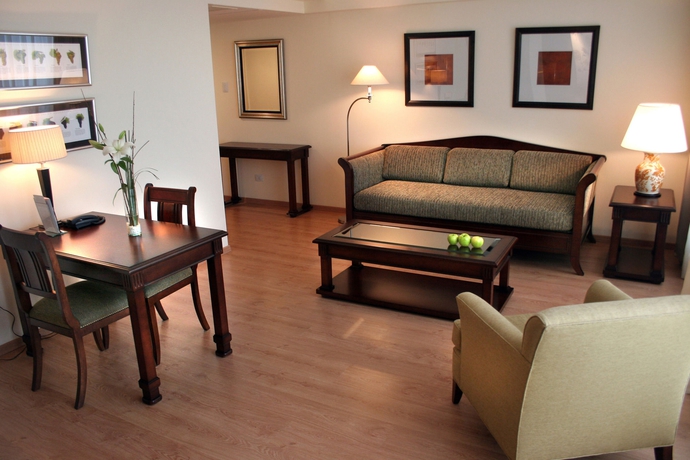 Imagen de los interiores del Hotel Am&eacute;rian Executive Mendoza. Foto 13