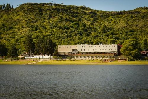 Imagen general del Hotel Am&eacute;rian Villa Del Dique. Foto 2