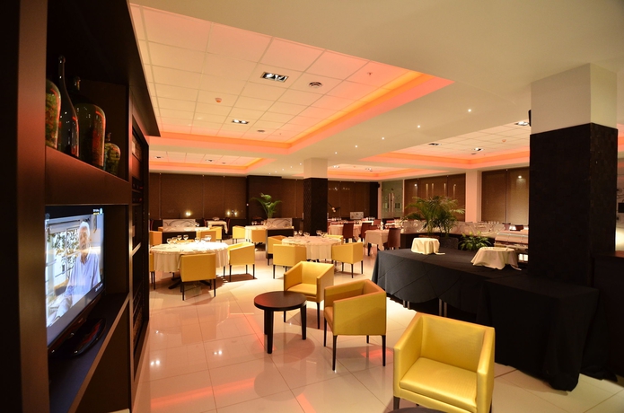 Imagen del bar/restaurante del Hotel Am&eacute;rian Villa Maria Park. Foto 5