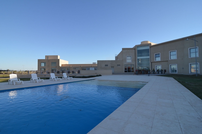 Imagen de la piscina del Hotel Am&eacute;rian Villa Maria Park. Foto 16