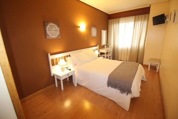 Imagen de la habitación del Hotel América, Ferrol. Foto 8