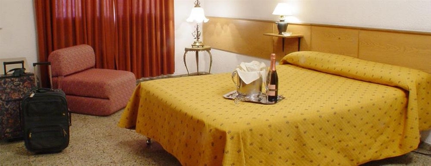 Imagen de la habitación del Hotel Am&eacute;rica, Mendoza Centro Ciudad. Foto 4