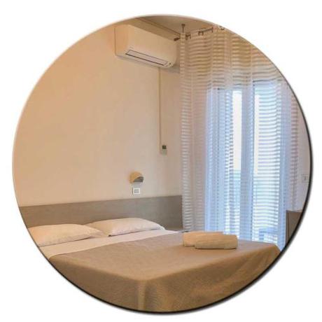 Imagen de la habitación del Hotel Amedea. Foto 11