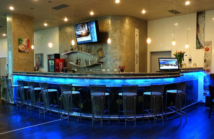 Imagen del bar/restaurante del Hotel Amedia Express Prag, Trademark Collection by Wyndham. Foto 4