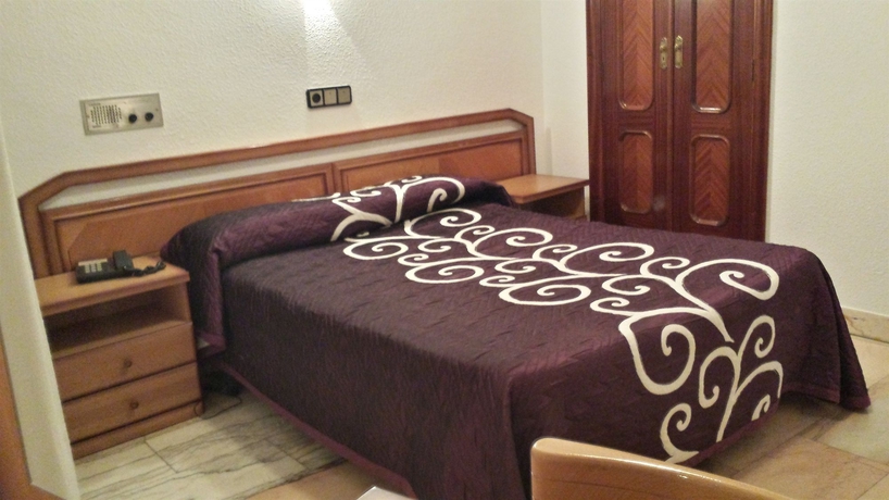 Imagen de la habitación del Hotel Amefa. Foto 3