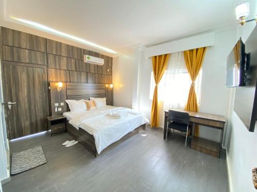 Imagen de la habitación del Hotel Amelia Aparthotel. Foto 17