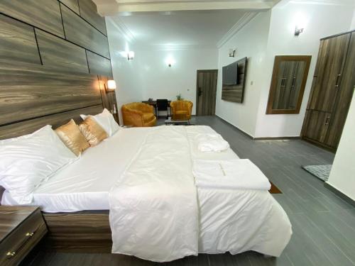 Imagen de la habitación del Hotel Amelia Aparthotel. Foto 19