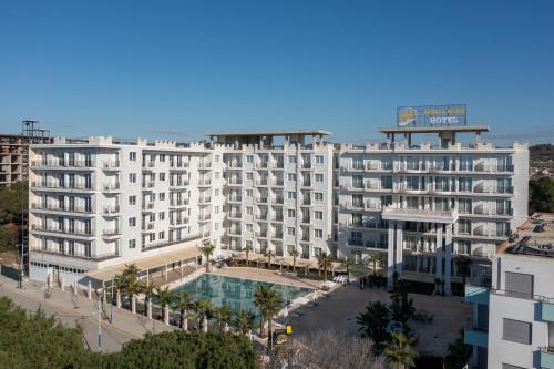 Imagen general del Hotel Amelia Mare. Foto 11