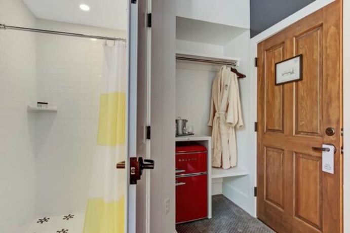 Imagen de la habitación del Hotel Amelia Schoolhouse Inn. Foto 5