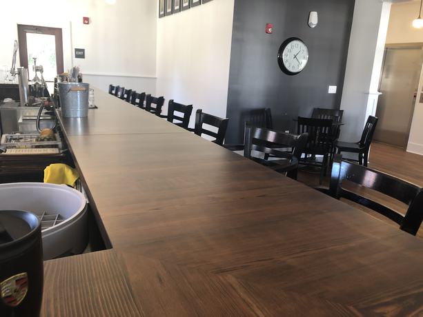 Imagen del bar/restaurante del Hotel Amelia Schoolhouse Inn. Foto 3