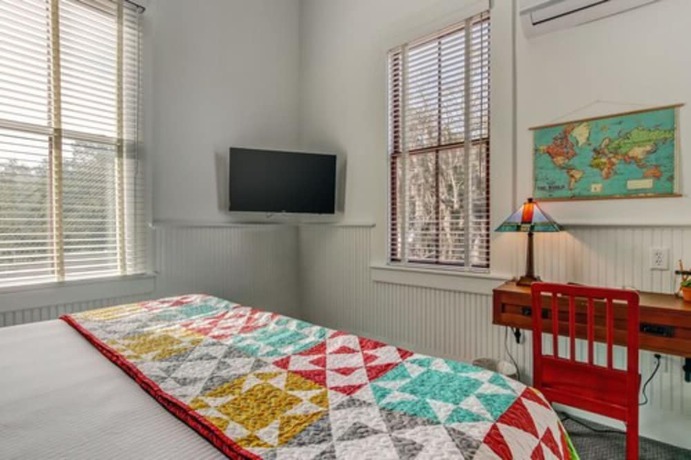 Imagen de la habitación del Hotel Amelia Schoolhouse Inn. Foto 12