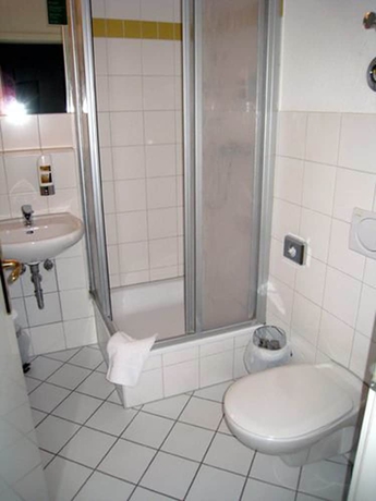 Imagen de la habitación del Hotel Amelie Berlin. Foto 12