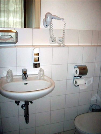 Imagen de la habitación del Hotel Amelie Berlin. Foto 18