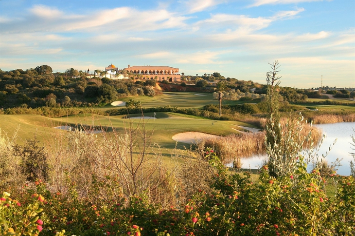 Imagen de los exteriores del Hotel Amendoeira Golf Resort. Foto 10