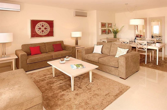 Imagen de los interiores del Hotel Amendoeira Golf Resort. Foto 14