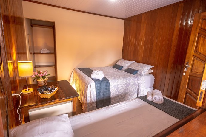 Imagen de la habitación del Hotel Amendoeira Praia. Foto 9