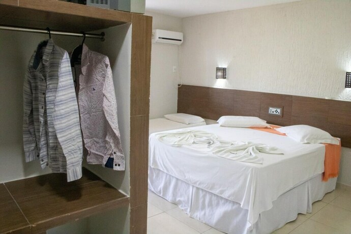Imagen de la habitación del Hotel Amendoeiras Praia. Foto 25