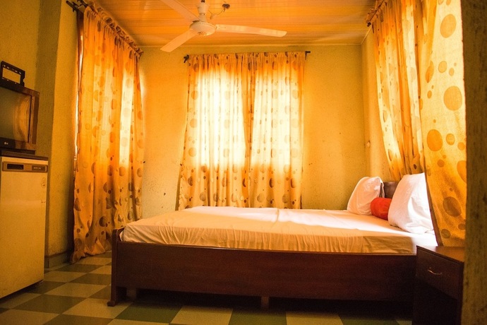 Imagen de la habitación del Hotel Amenze Guest House. Foto 16