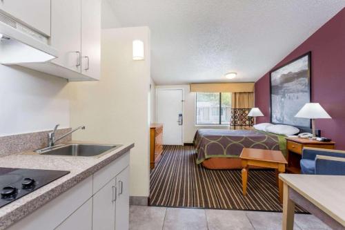 Imagen de la habitación del Hotel AmeriVu Inn & Suites-Extended stay Aberdeen. Foto 18