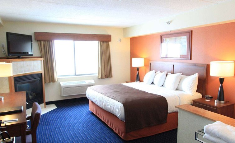 Imagen de la habitación del Hotel AmericInn by Wyndham Cedar Rapids Airport. Foto 8