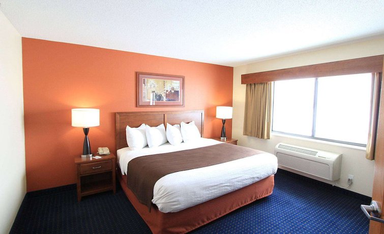 Imagen de la habitación del Hotel AmericInn by Wyndham Cedar Rapids Airport. Foto 9
