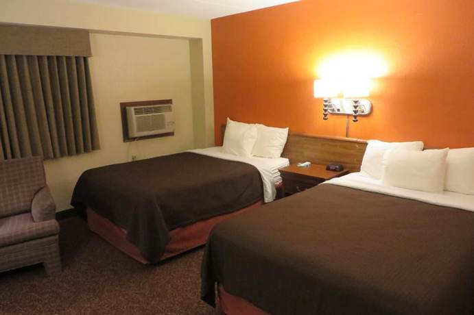 Imagen de la habitación del Hotel AmericInn by Wyndham Forest Lake. Foto 2