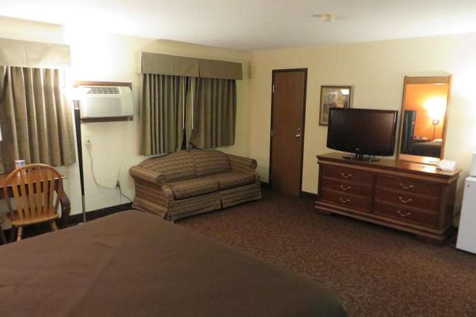 Imagen de la habitación del Hotel AmericInn by Wyndham Forest Lake. Foto 5