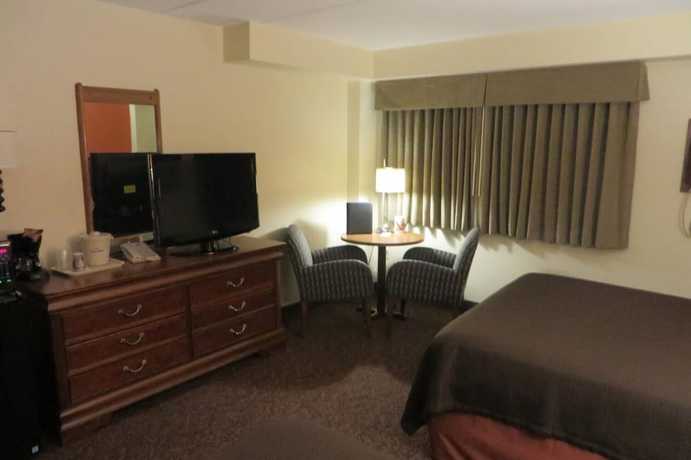 Imagen de la habitación del Hotel AmericInn by Wyndham Forest Lake. Foto 6