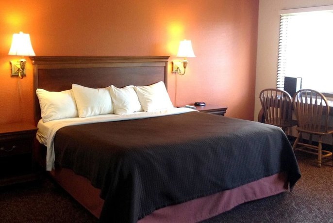 Imagen de la habitación del Hotel AmericInn by Wyndham Forest Lake. Foto 8