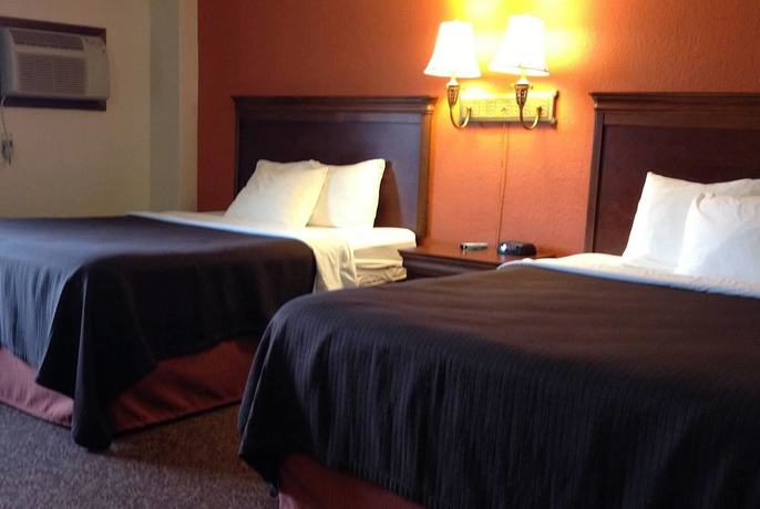 Imagen de la habitación del Hotel AmericInn by Wyndham Forest Lake. Foto 9