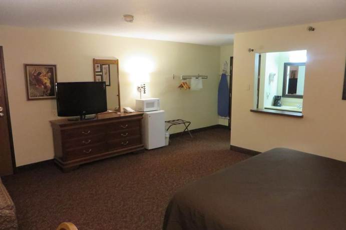 Imagen de la habitación del Hotel AmericInn by Wyndham Forest Lake. Foto 14