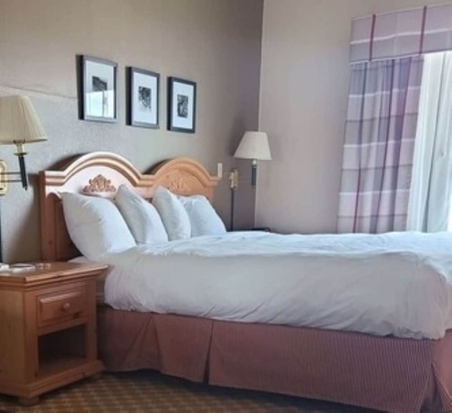 Imagen de la habitación del Hotel AmericInn by Wyndham Galesburg. Foto 7