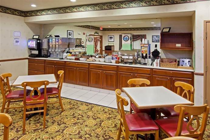 Imagen del bar/restaurante del Hotel AmericInn by Wyndham Galesburg. Foto 5