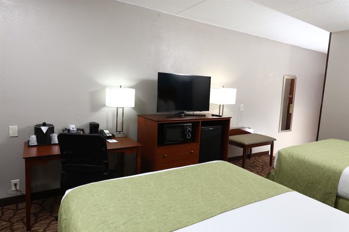 Imagen de la habitación del Hotel AmericInn by Wyndham Grand Rapids Airport North. Foto 11