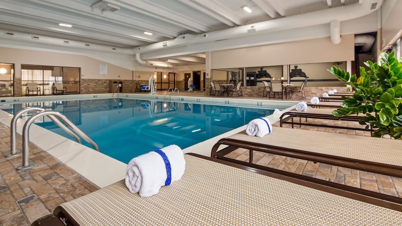Imagen de la piscina del Hotel AmericInn by Wyndham Grand Rapids Airport North. Foto 20