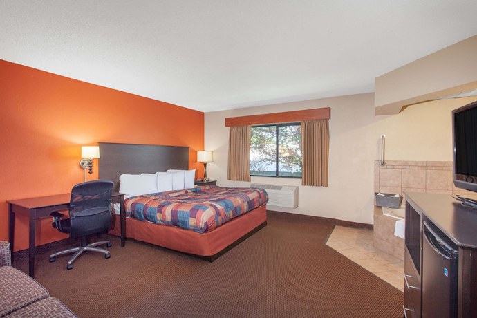 Imagen de la habitación del Hotel AmericInn by Wyndham Ham Lake. Foto 8